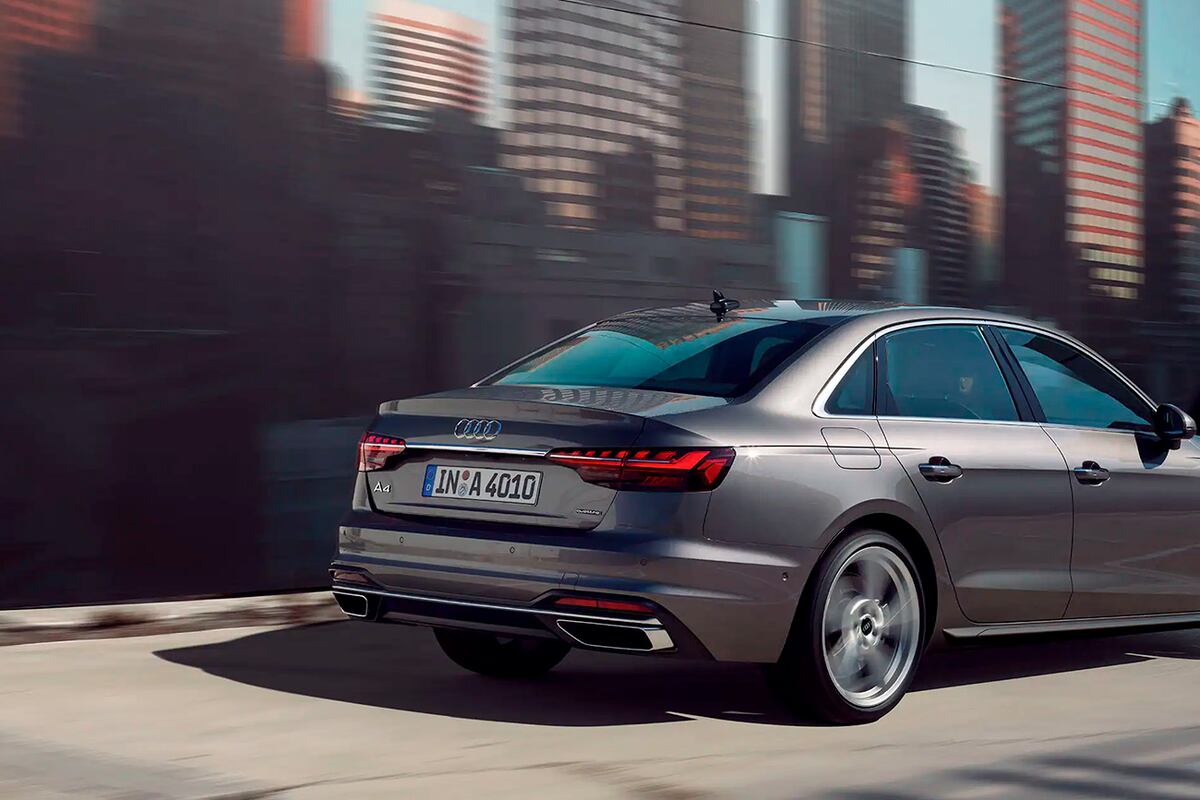 Audi A4.