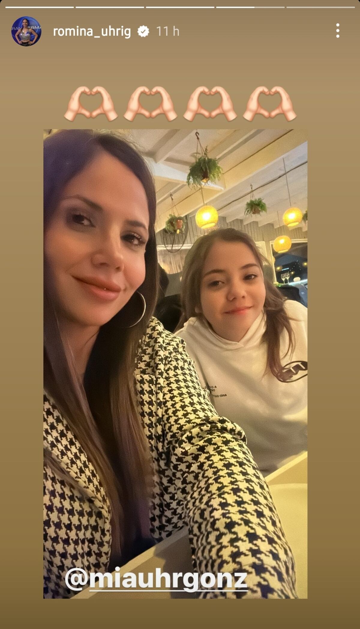 Romina de Gran Hermano se fue a Pinamar con sus hijas y el hijo de Walter Festa (Captura de pantalla)