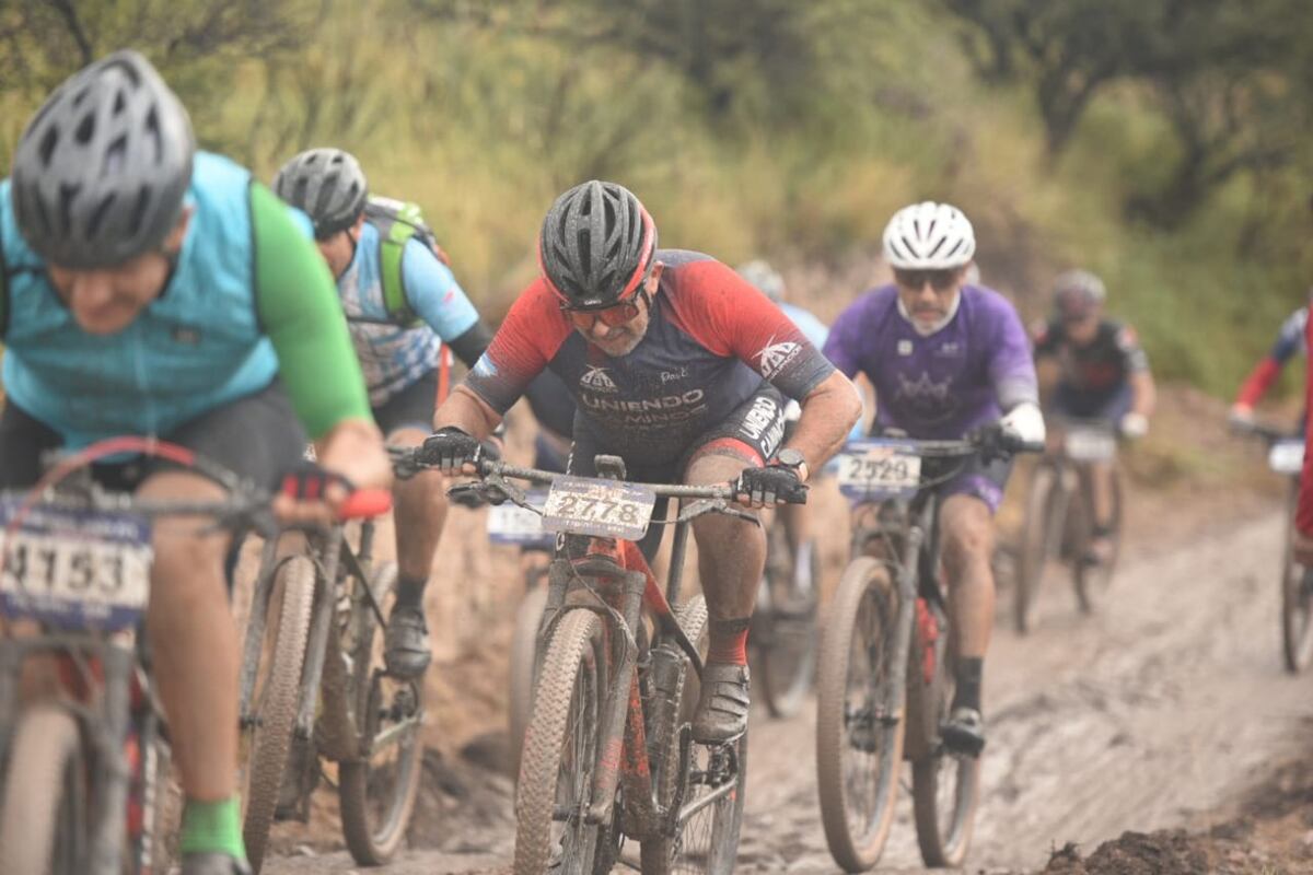 Desafío Río Pinto, día2. La competencia más convocante de MTB a nivel continental, con una inscripción de 5500 participantes, un récord histórico. (La Voz)
