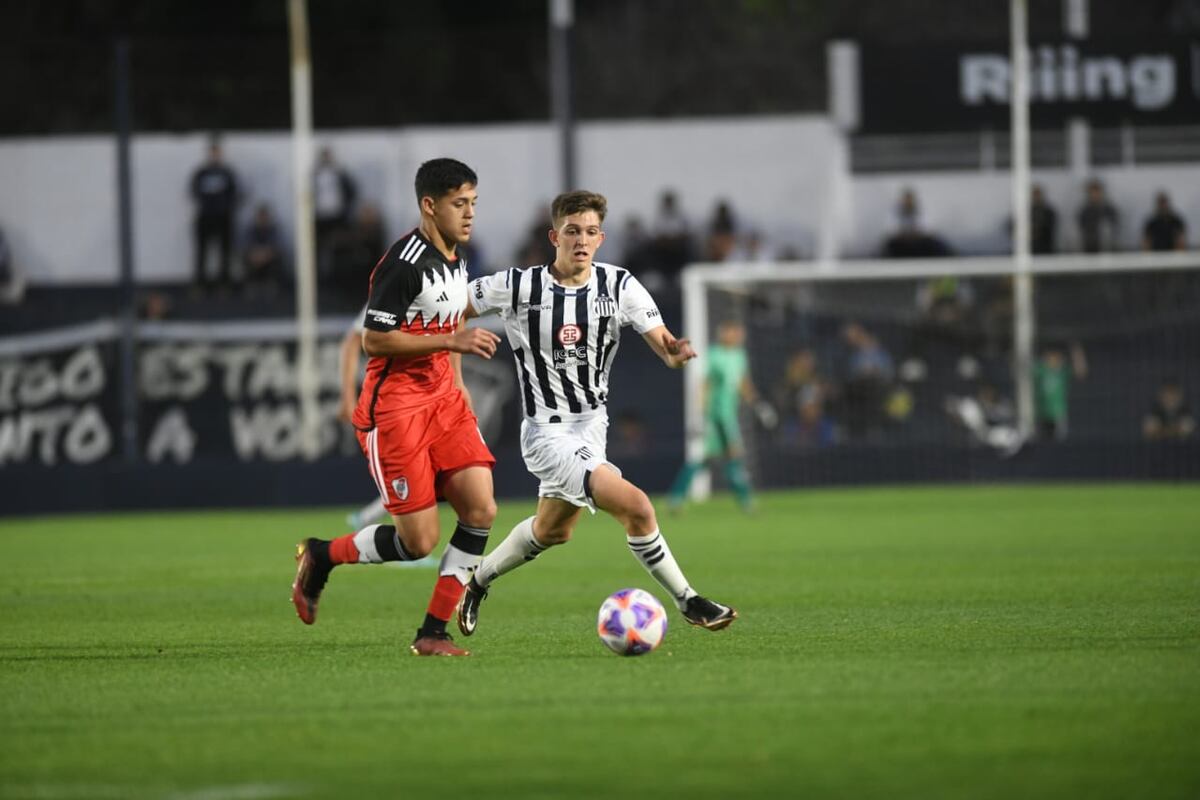 La Reserva de Talleres enfrentó a la de River en La Boutique por la Copa Proyección 2023. (Javier Ferreyra / La Voz)