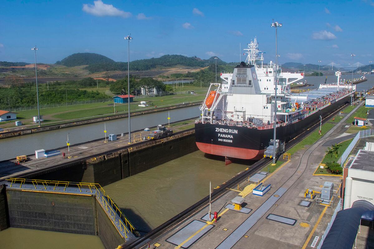 Los barcos pasan a partir de las 10 de la mañana por las esclusas de Miraflores. (Gentileza: Mario Cherrutti)