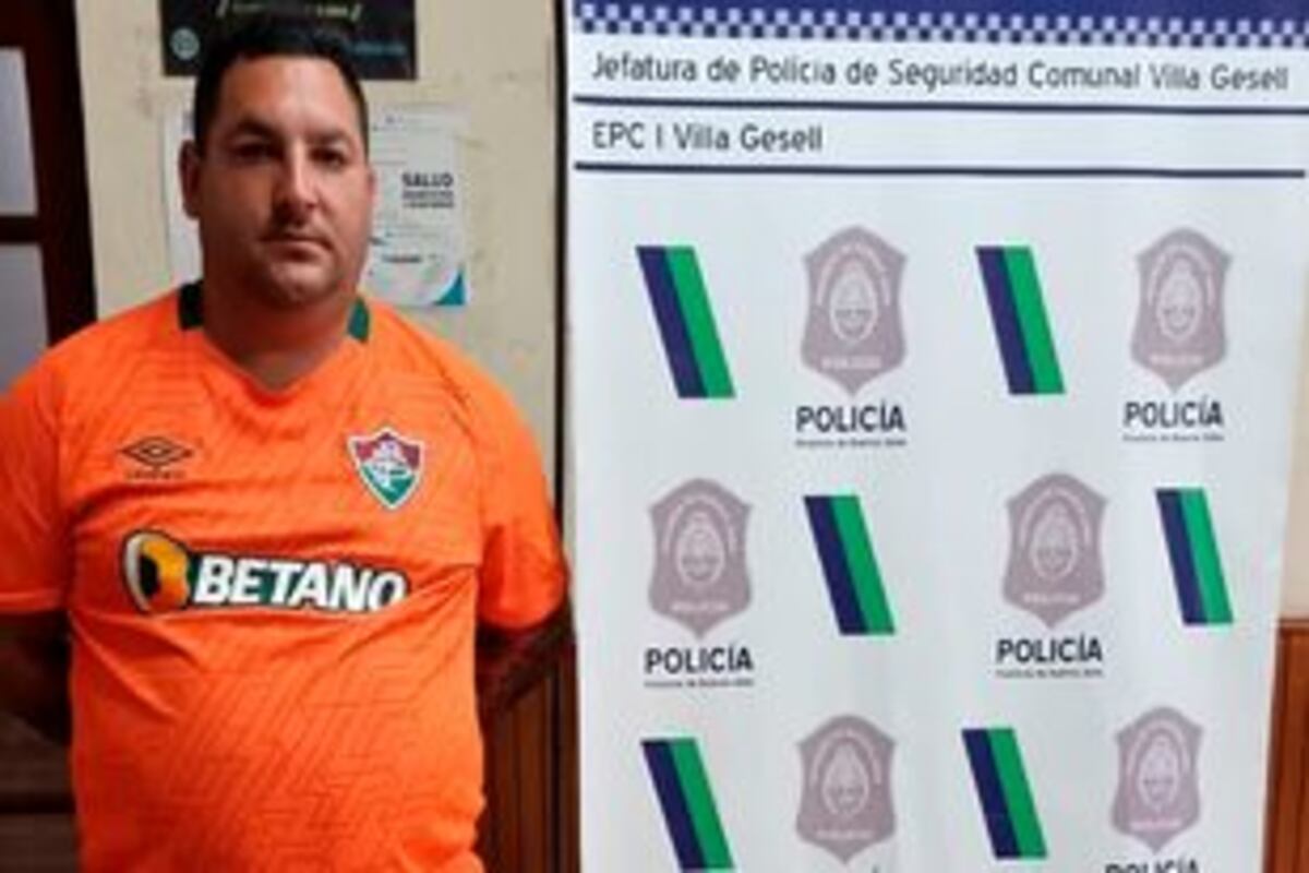 El jefe de la barrabrava de Vélez Sársfield detenido por agredir al Spiderman del trencito de la alegría en Villa Gesell.