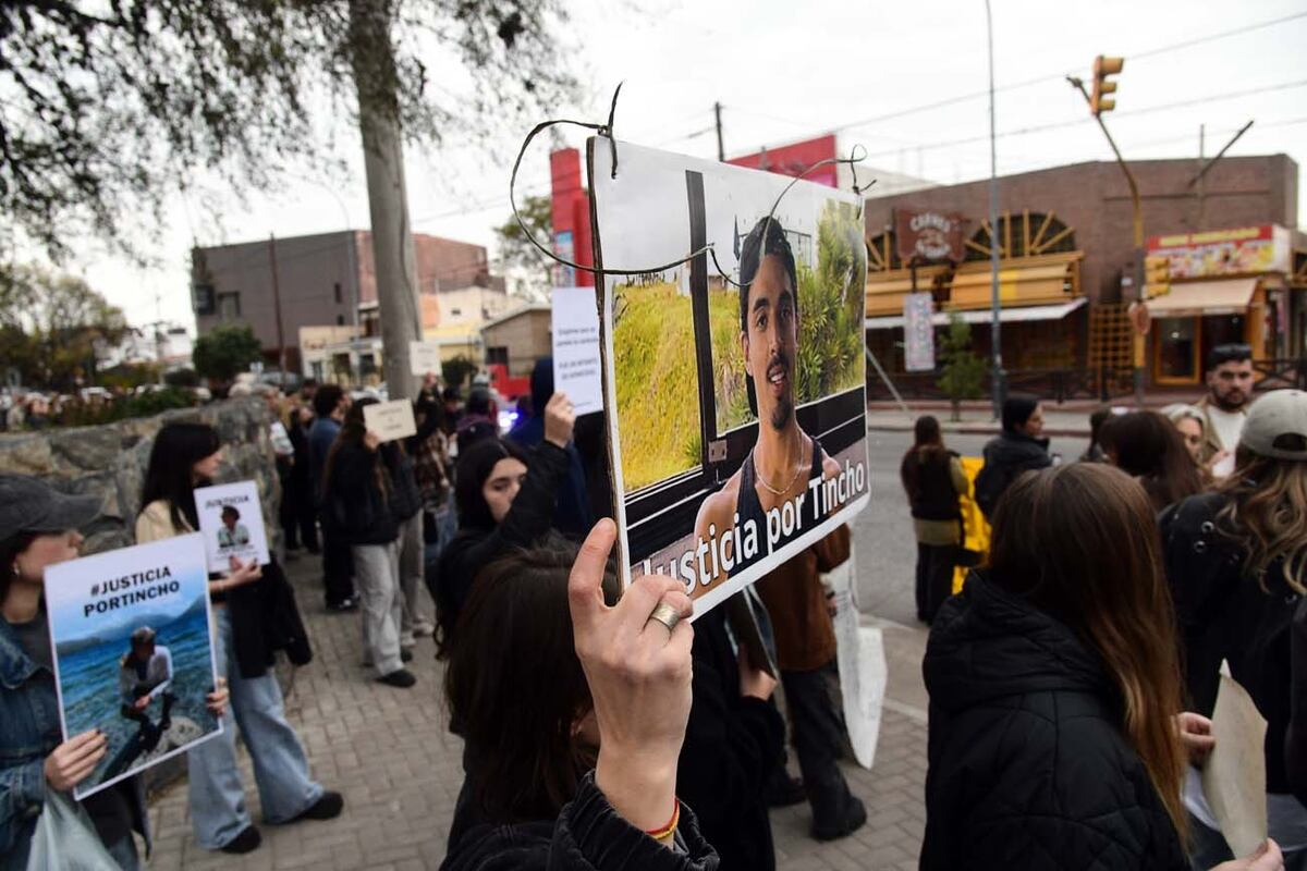 A cinco meses del ataque a Martín Cáceres, familiares y amigos pidieron justicia ( La Voz / Ramiro Pereyra )