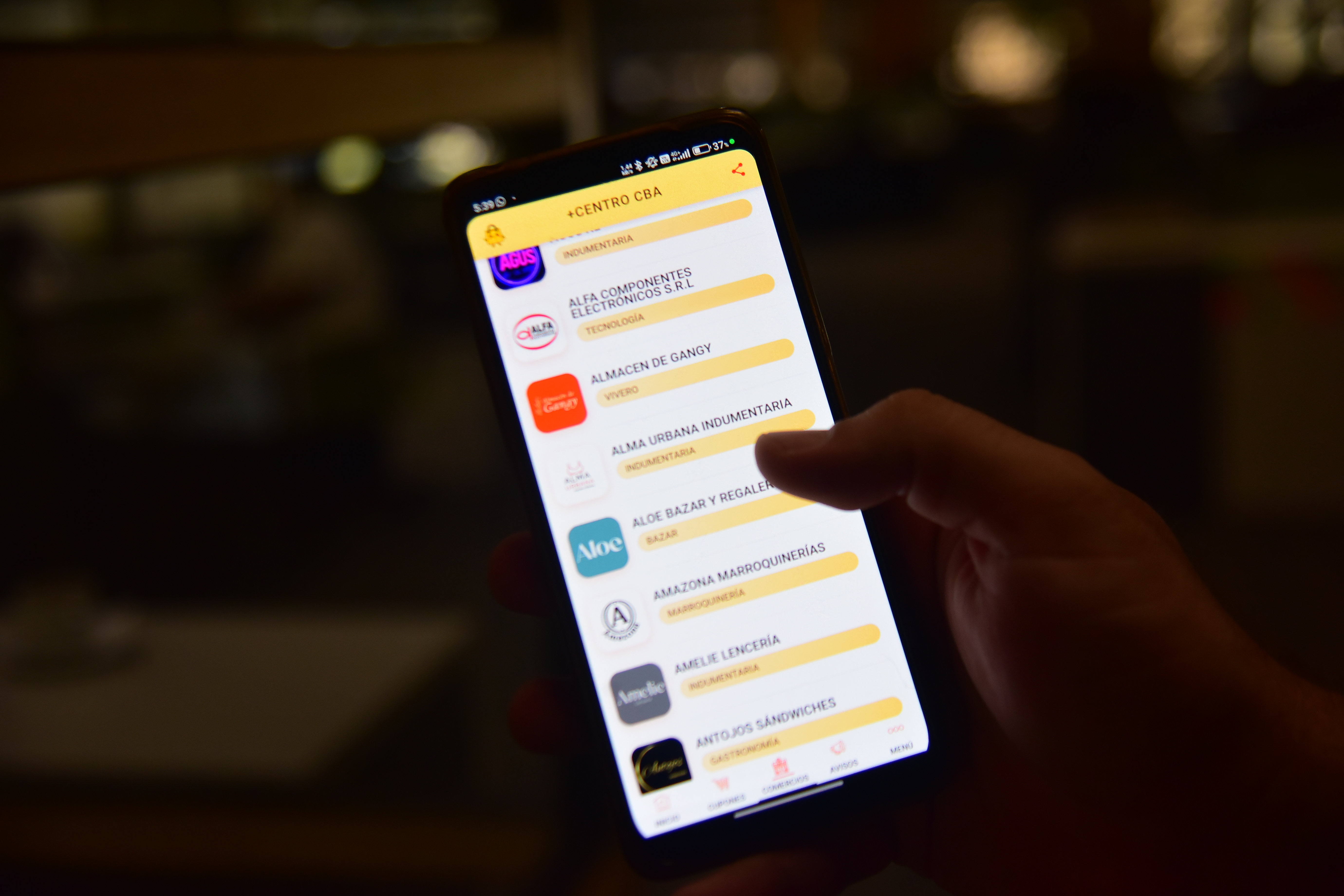 Aplicación de celular de los comerciantes del centro de Córdoba para promocionar y potencia las ventas. (Javier Ferreyra / La Voz)