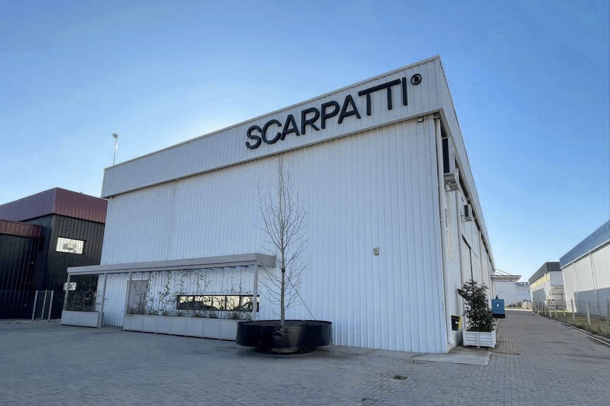 Scarpatti Amoblamientos SRL es una empresa dedicada a la producción de mobiliario corporativo y de oficinas.