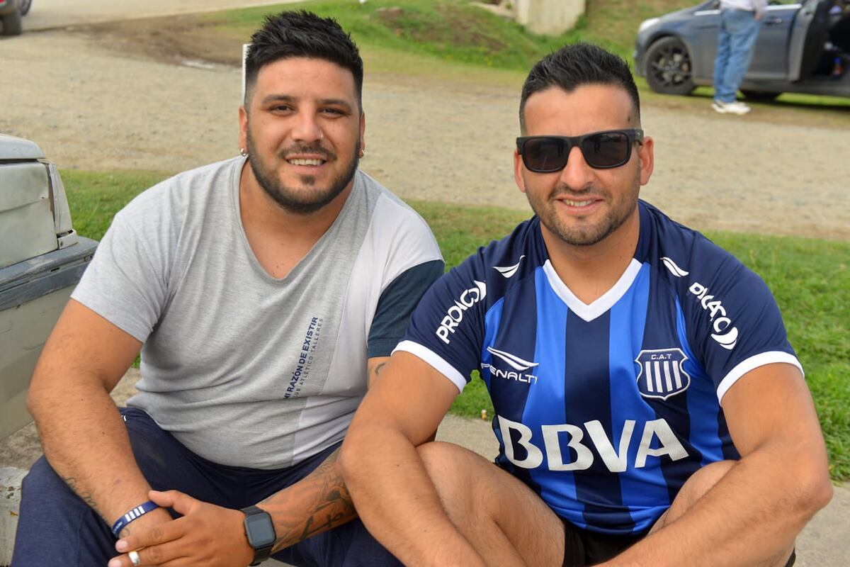 Hinchas de Talleres rumbo a Rosario. Talleres enfrenta a Banfield, por semifinales de Copa Argentina. (José Gabriel Hernández / La Voz)