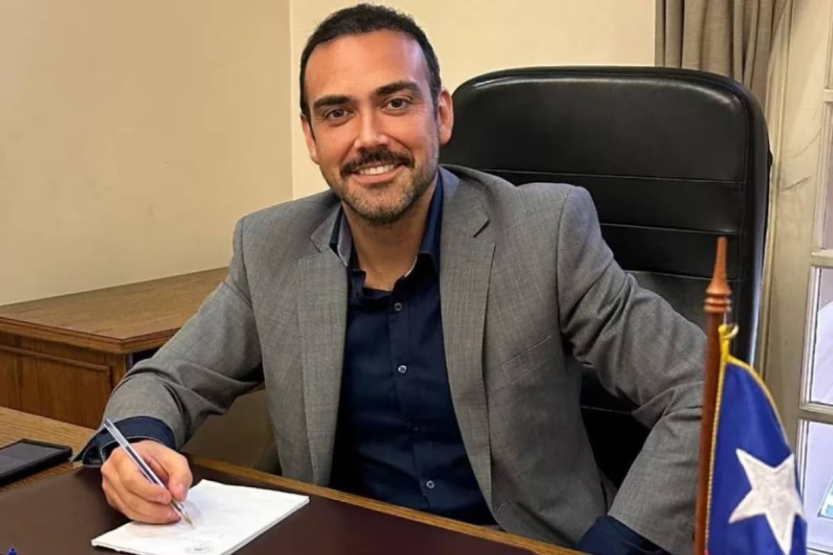 Karim Bianchi, senador chileno por la región de Magallanes y la Antártica chilena, declaró que en 2012 fue abducido por un ovni