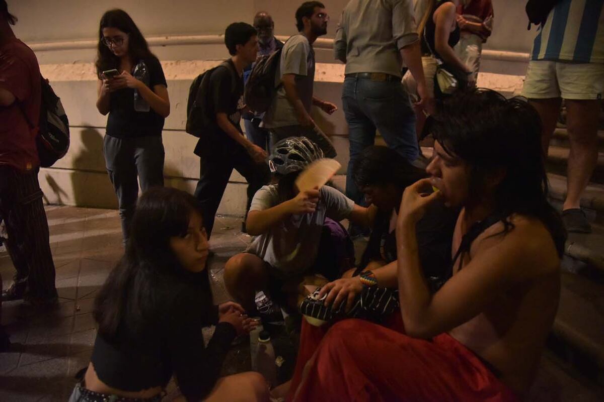 cacerolazo en patio olmos