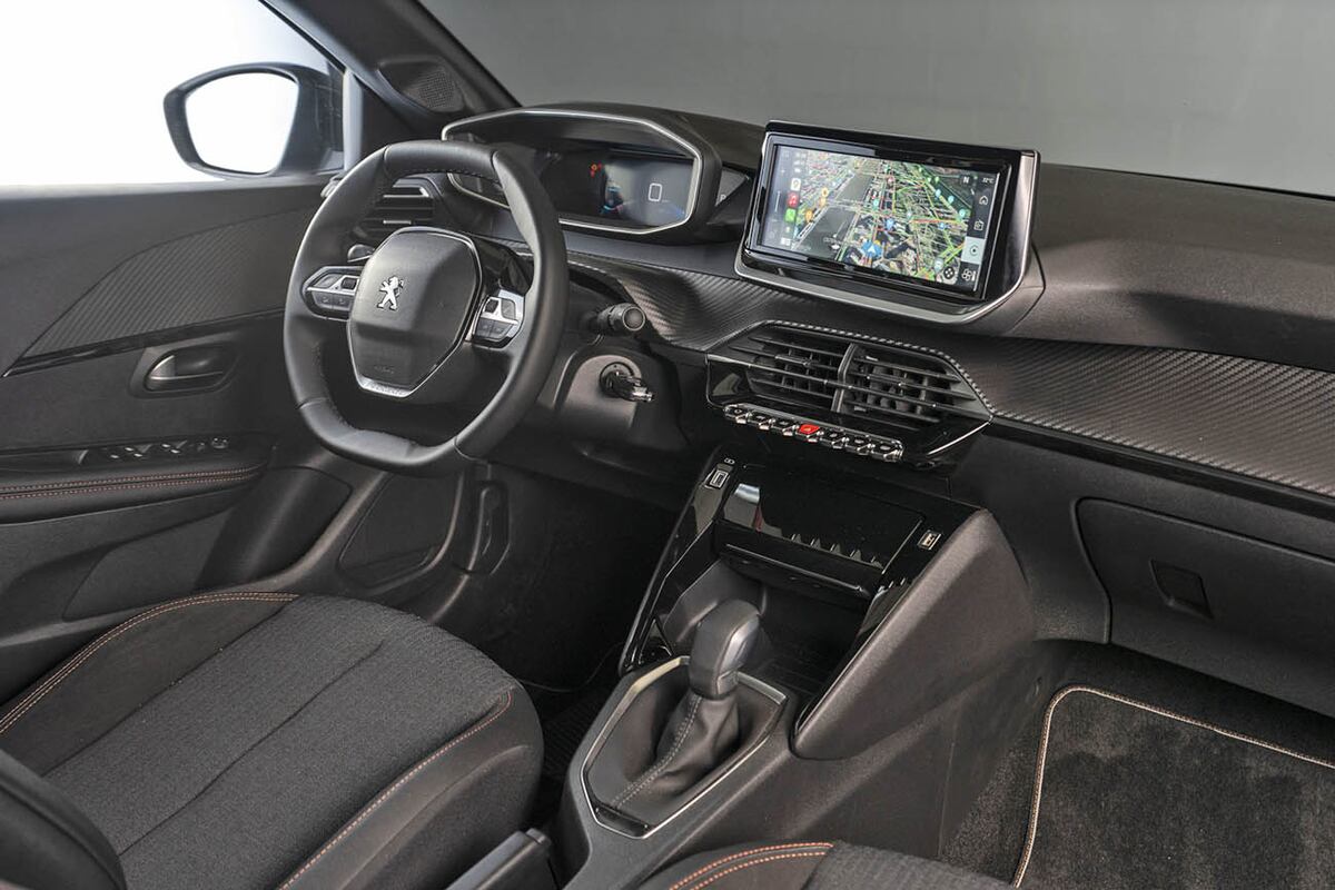 Tanto el Peugeot 208 Like con caja manual como la “full” Feline automática, tienen el mismo precio sugerido al público.