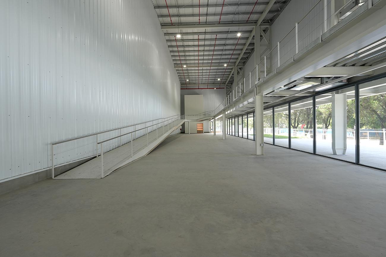 Dicon se dedica a la construcción integral de naves industriales y de centros logísticos de distribución.