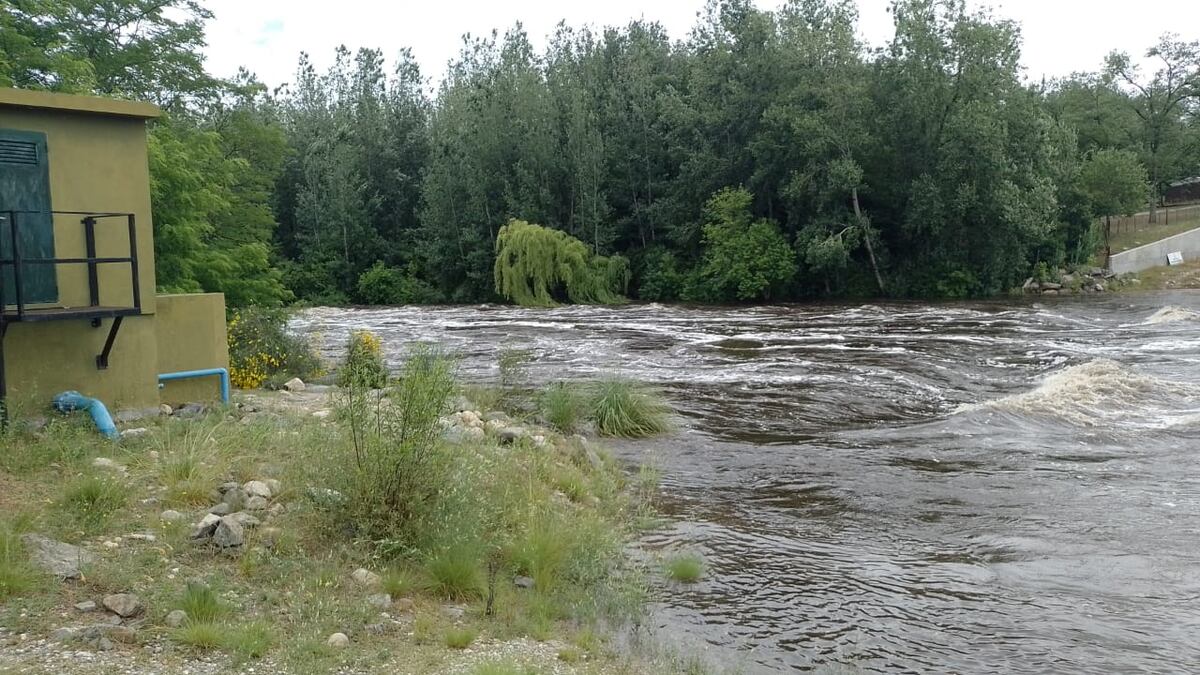 El río San José en San Clemente, con una importante crecida.