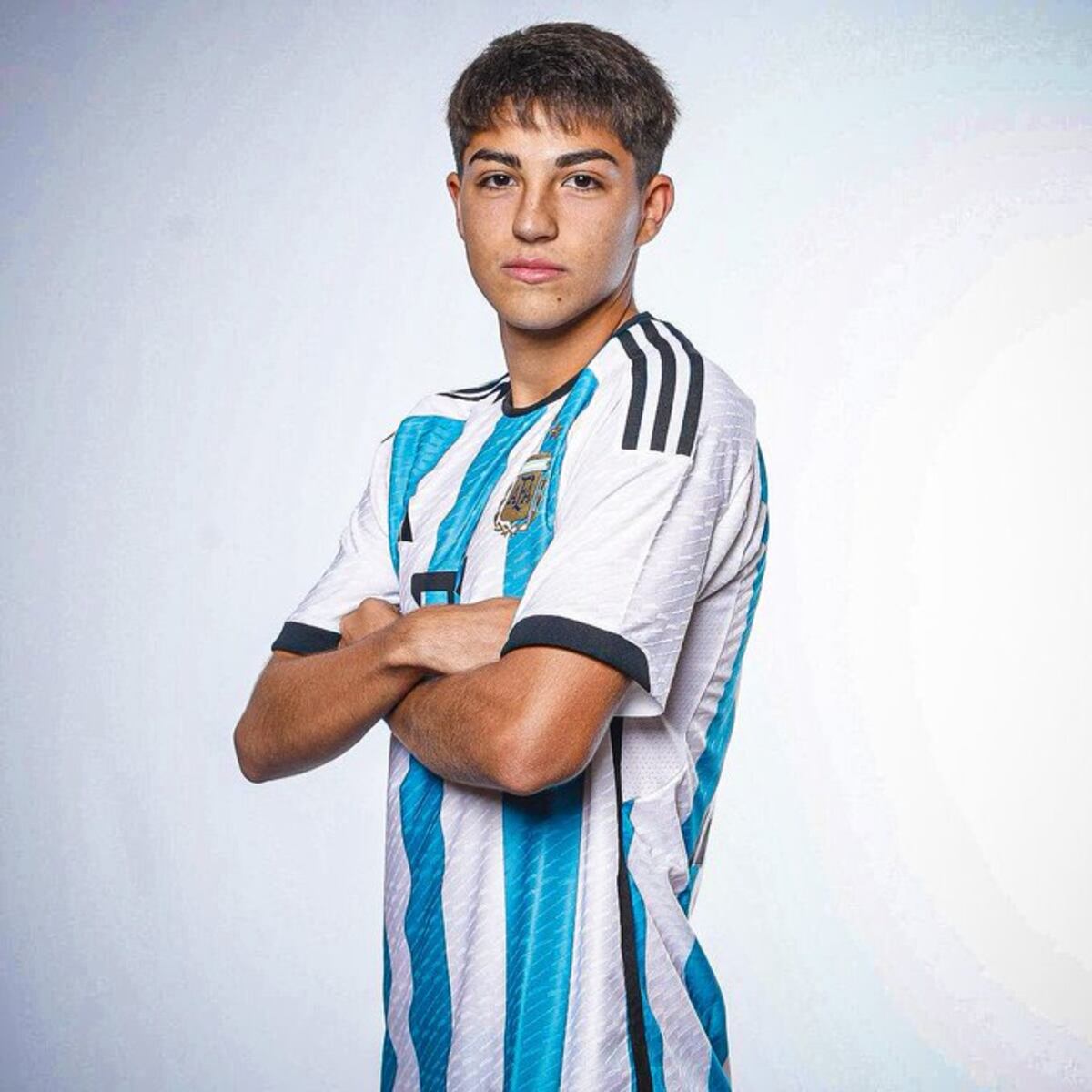 Valentino Acuña, el jugador de la Sub 17 que fue doble de Messi para una película. (Prensa AFA).