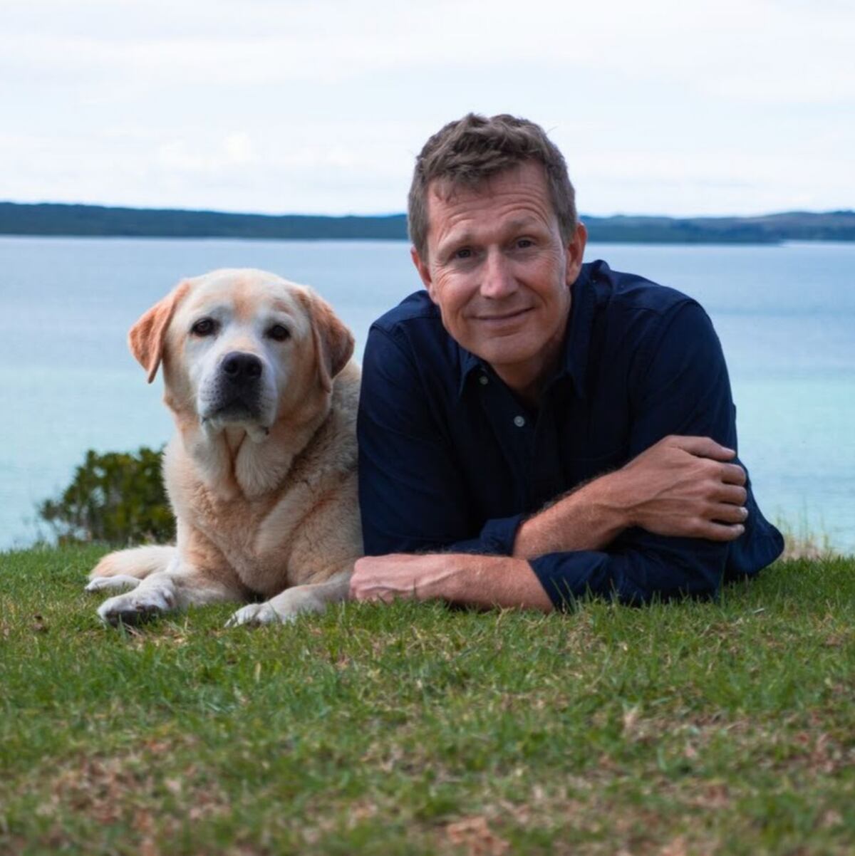Tony Knight con su perro. (Foto: Instagram)