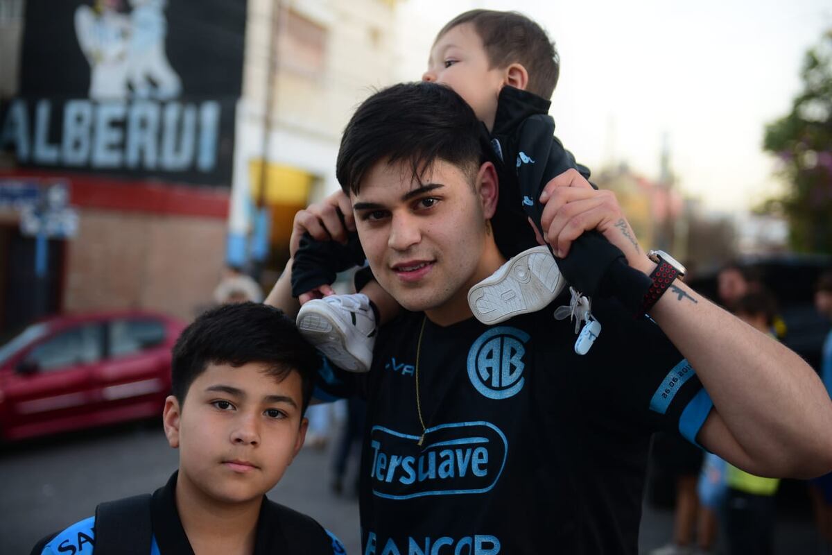 Cara 'e Cancha de Belgrano en la previa del partido con San Martín de San Juan en el Gigante de Alberdi. (José Gabriel Hernández / La Voz)