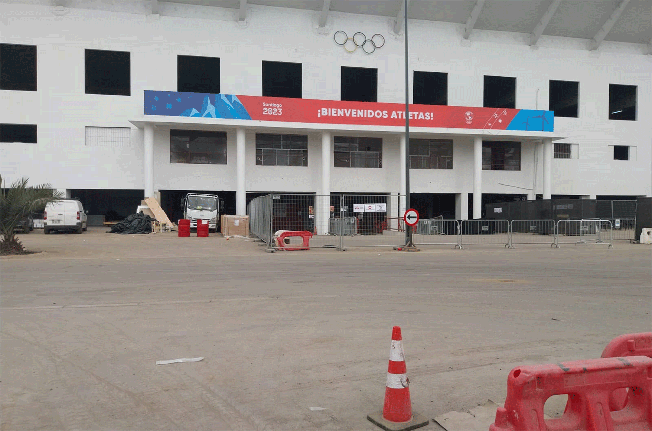 En el mismo día de la realización de la ceremonia inaugural de los Juegos, el Estadio Nacional aún no está en obras. (La Voz)