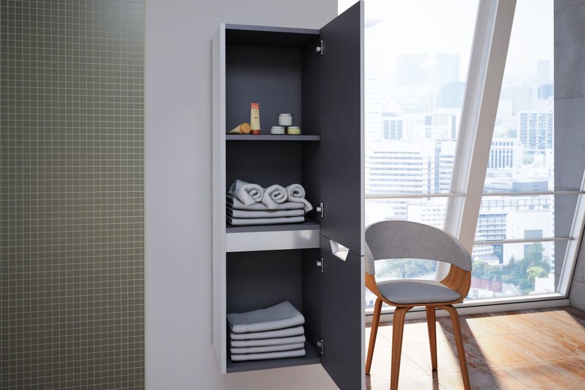 El placard es ideal para guardar ropa blanca y artículos de tocador. Mantener los ambientes despejados favorecen el equilibrio necesario para relajarse y disfrutar. Foto: Muebles Buona.