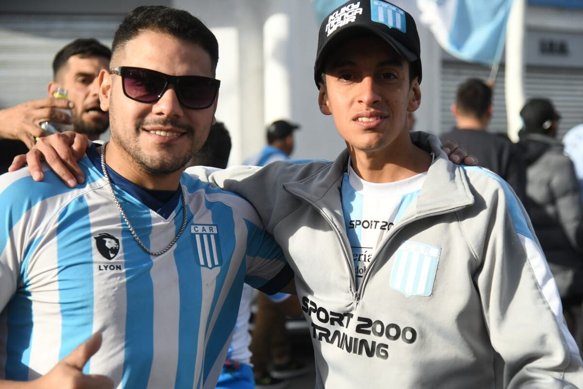 Racing fue local de Aldosivi de Mar del Plata y, como siempre, estuvo La Voz para hacer su clásica sección Cara ‘e Cancha, retratos de una pasión. Fotografías de Ramiro Pereyra, reportero gráfico del diario.