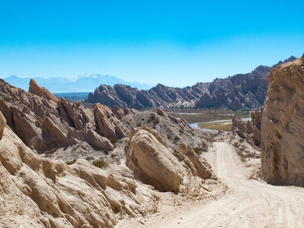 Monumento Natural Ancagasto. conocido como Quebrada de las Flechas, recorre varios kilómetros en medio del trayecto Cafayate-Cachi.
(Gentileza: Mario Cherrutti)