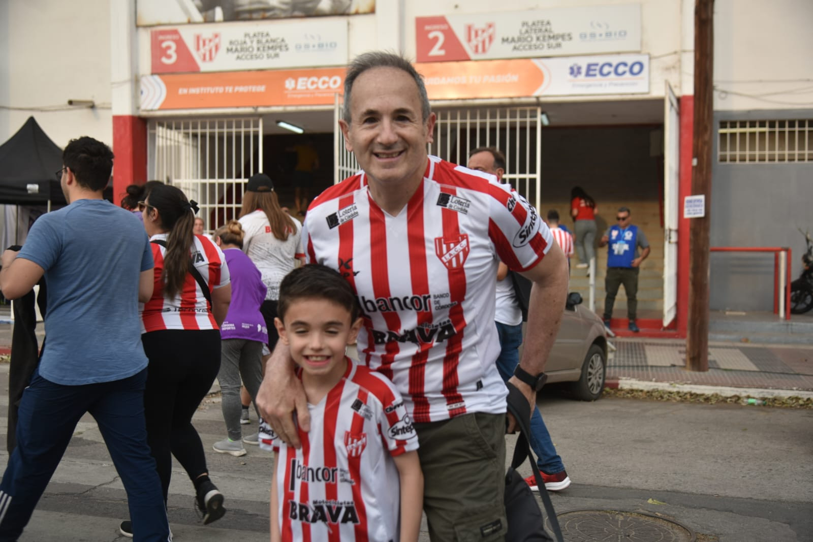 Cara de cancha en la previa del partido entre Instituto y Barracas Central. (Facundo Luque / La Voz)