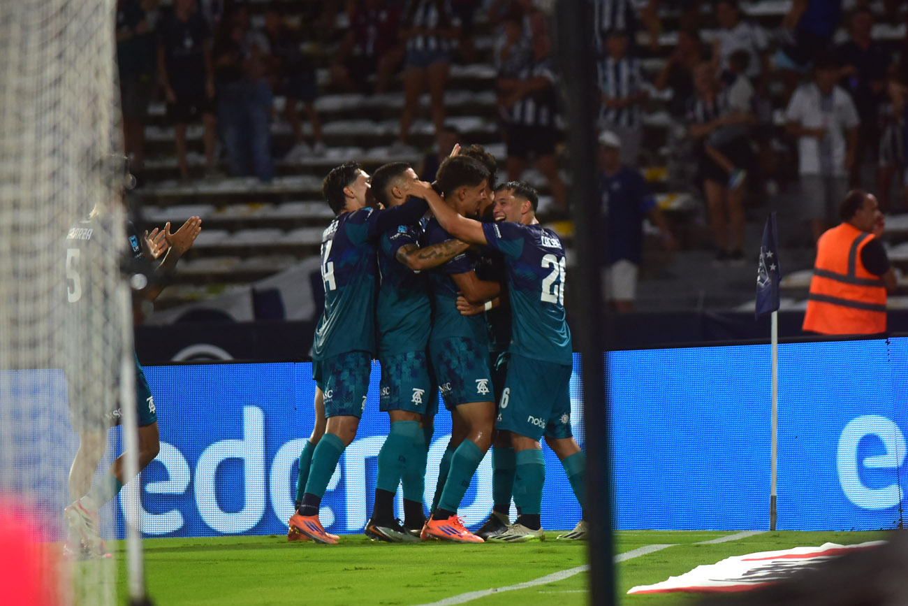 Talleres venció 2 a 1 a Gimnasia de Mendoza por la quinta fecha del Torneo Apertura de la Liga Profesional. (Nicolás Bravo / La Voz)