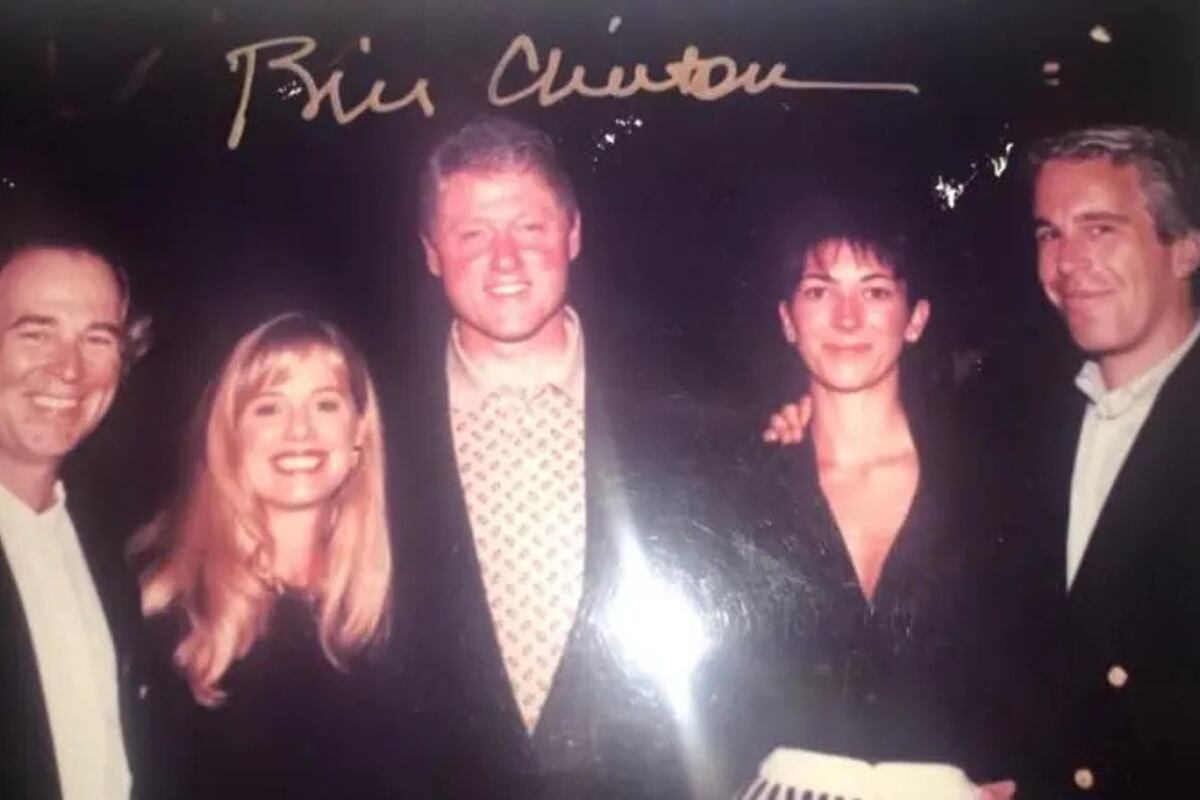 Salieron a la luz nuevas fotos de Jeffrey Epstein con Trump, Bill Clinton y el expríncipe Andrés