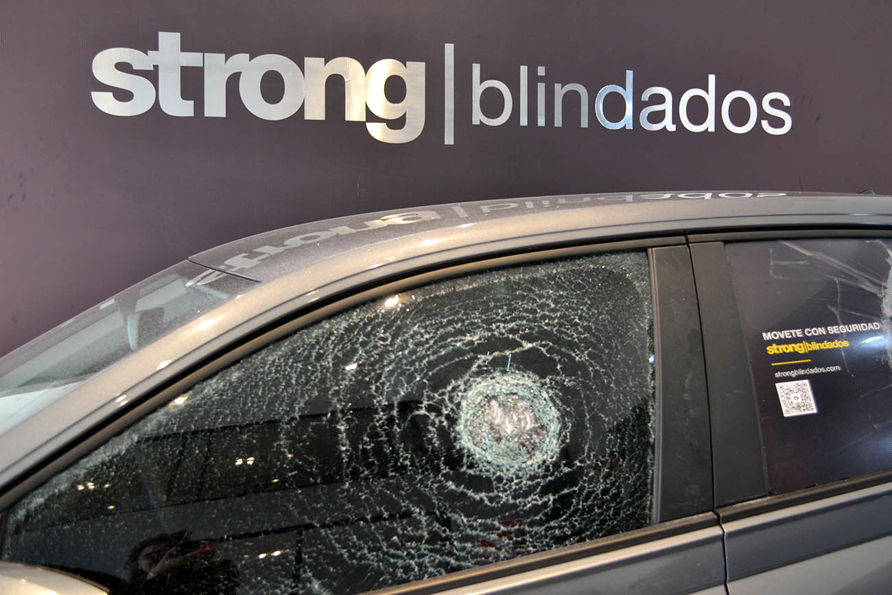 La línea Strong puede soportar hasta 250 impactos de martillos, piedras y cualquier otro elemento contundente.