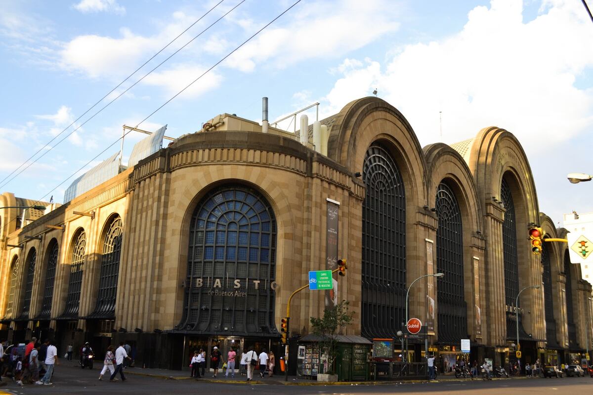 Abasto se suma a la Noche de los Shoppings 2025 | Imagen referencia