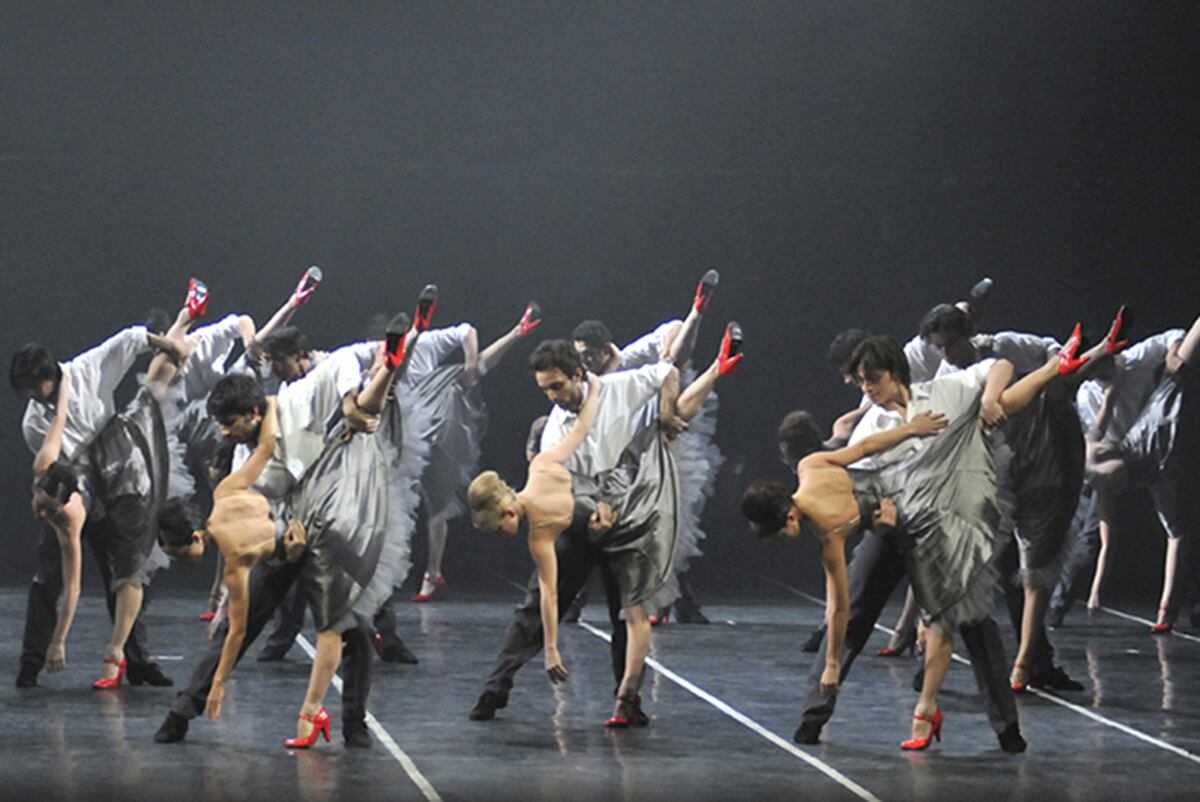 ... el eco de tu perfume, por el Ballet Oficial con dirección de Alejandro Cervera. Gentileza Teatro del Libertador.