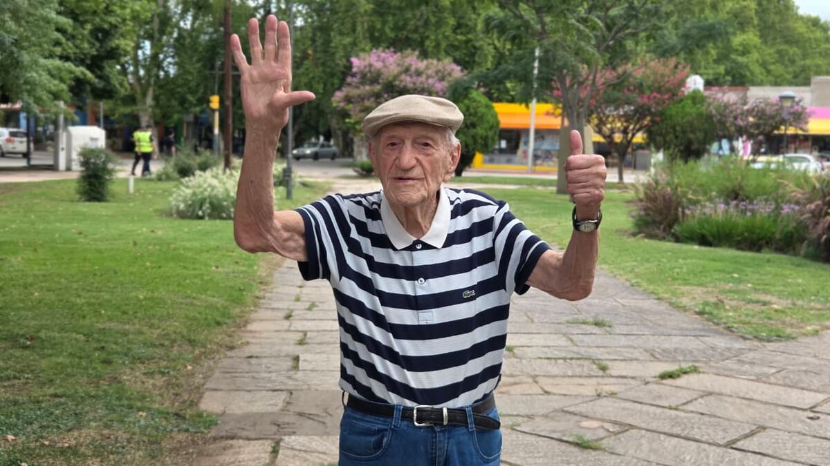 El cordobés Oscar D´Olivo cumple 105 años y aconseja una clave: “Vivir sin rencores” 