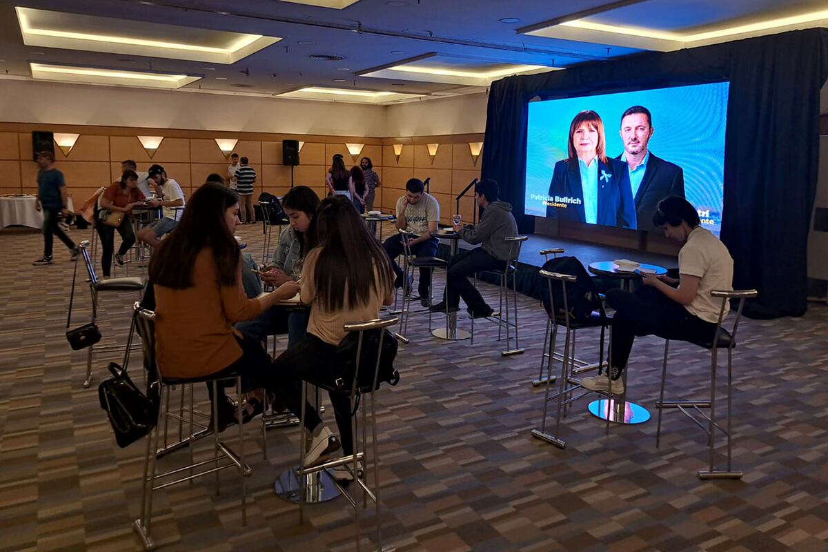 Elecciones 2023. Búnker Juntos por el Cambio. (Nicolás Bravo / La Voz)