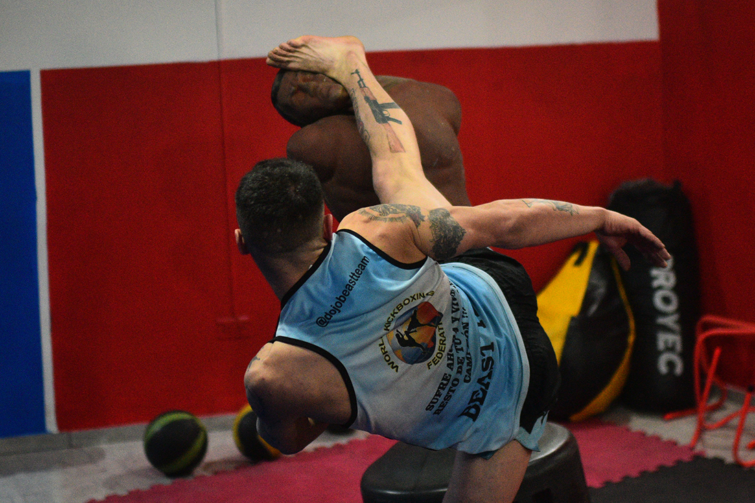 El joven entrena con firmeza para superar sus propias metas. (Pedro Castillo / La Voz).