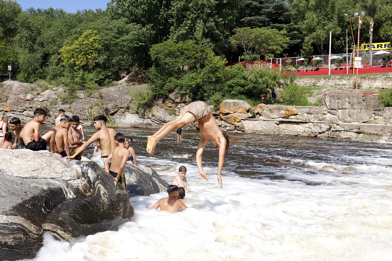 Los balnearios de Villa Carlos Paz, lugares de esparcimiento y recreación durante vacaciones. (La Voz)