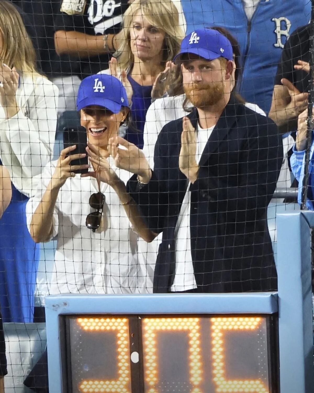 El guiño a Lady Di en el look casual de Meghan Markle que encantó en el Dodger Stadium