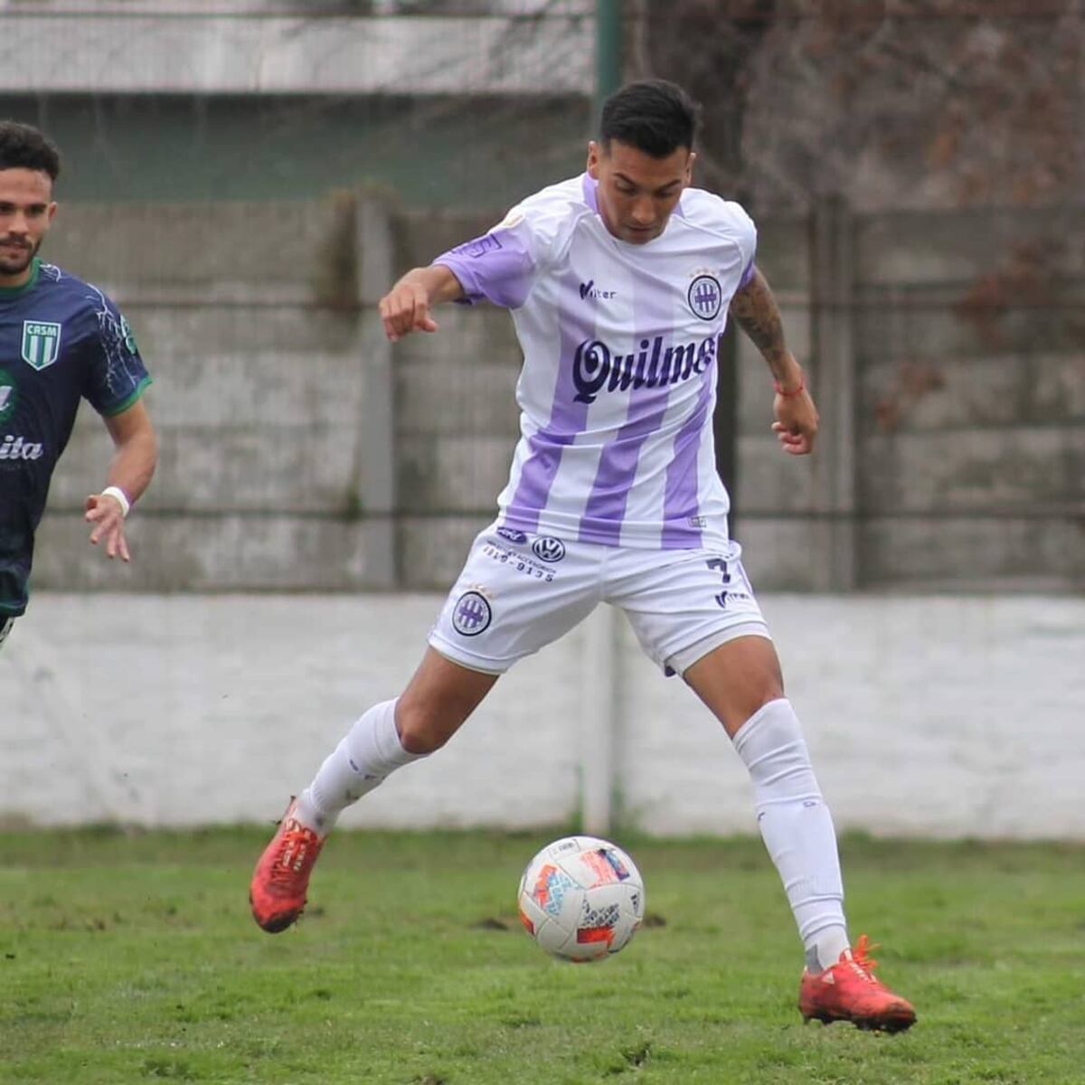 Alan Sombra, futbolista de Sacachispas que logró el ascenso con el equipo y ahora es figura en Primera Nacional. (Instagram Alan Sombra).