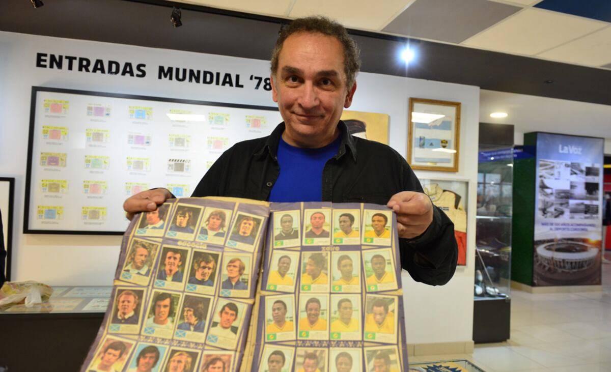 Gustavo Farías, uno de los pocos que logró completar el álbum de Alemania 1974 (Foto: Nicolás Bravo).