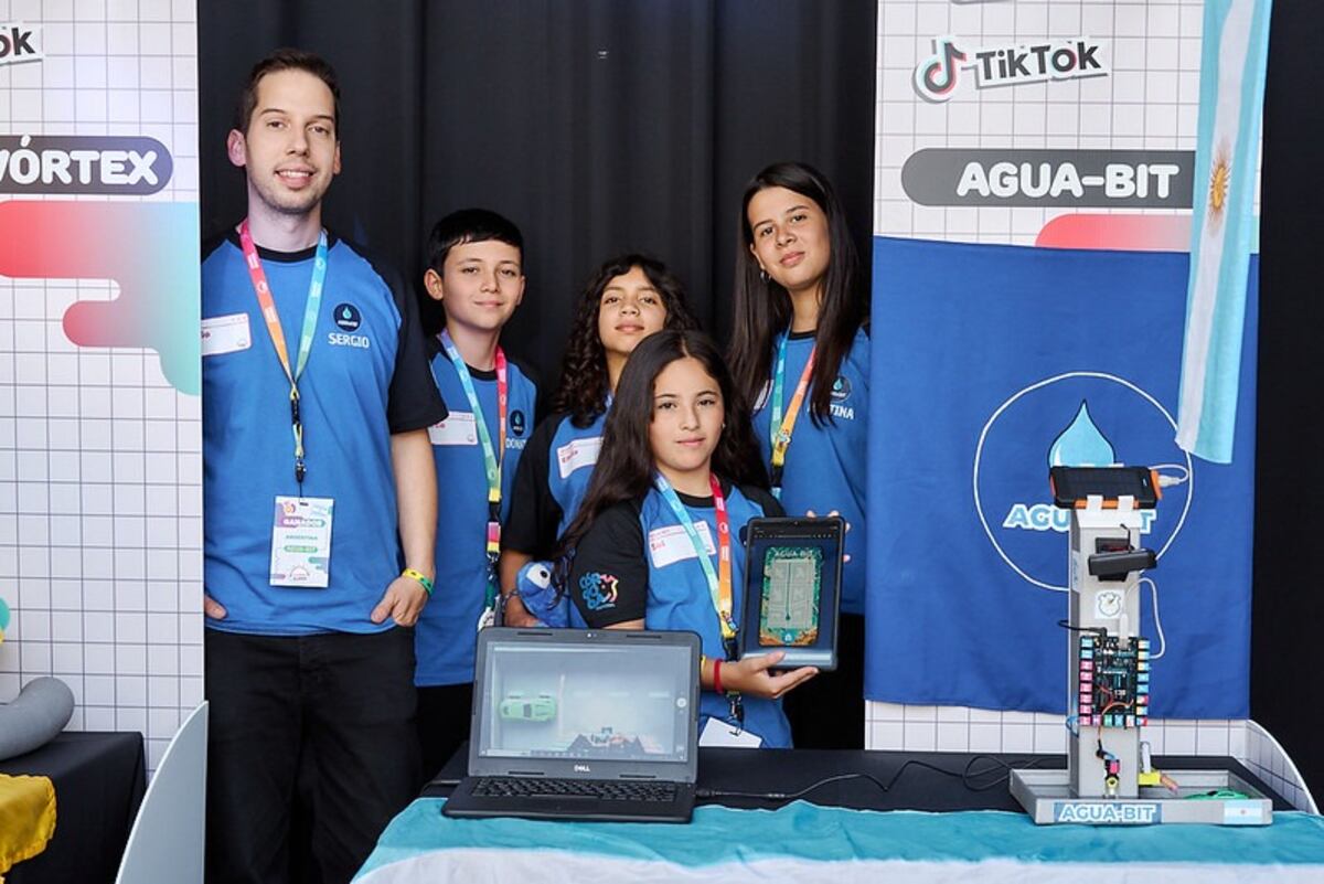 Alumnos cordobeses obtuvieron el segundo puesto internacional en el certamen “Los Creadores” con su proyecto Agua-Bit (Municipalidad de Córdoba)