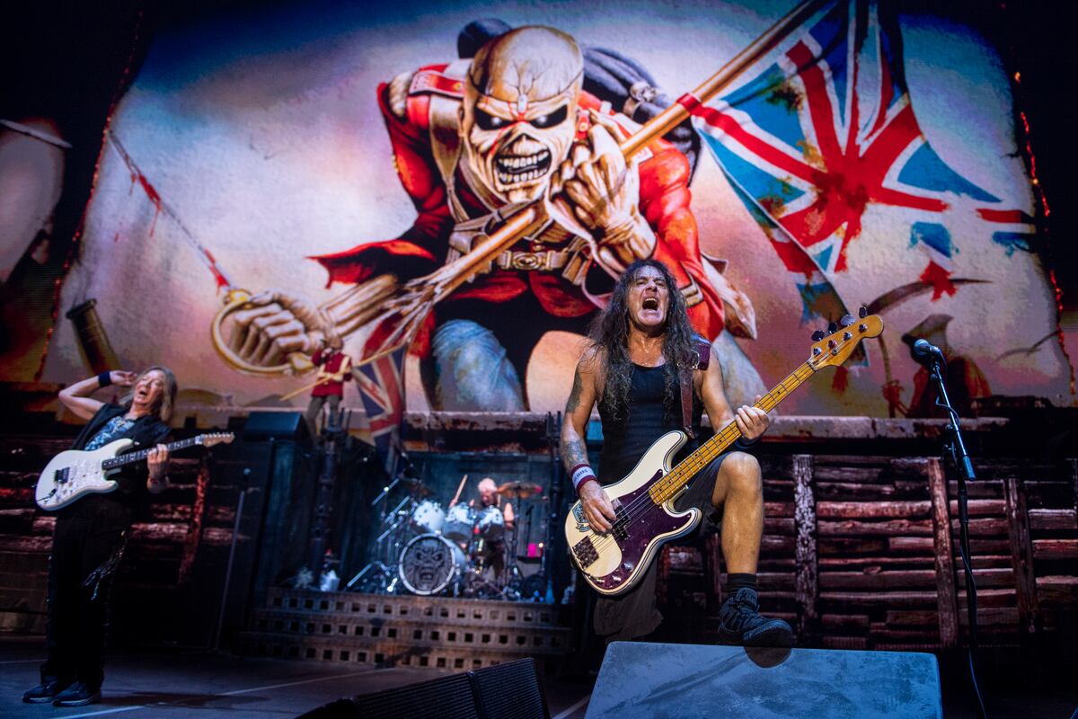 Adrian Smith y Steve Harris, guitarrista y bajista de Iron Maiden respectivamente. La banda británica, con show programado para el año que viene. (Gentileza John McMurtrie)