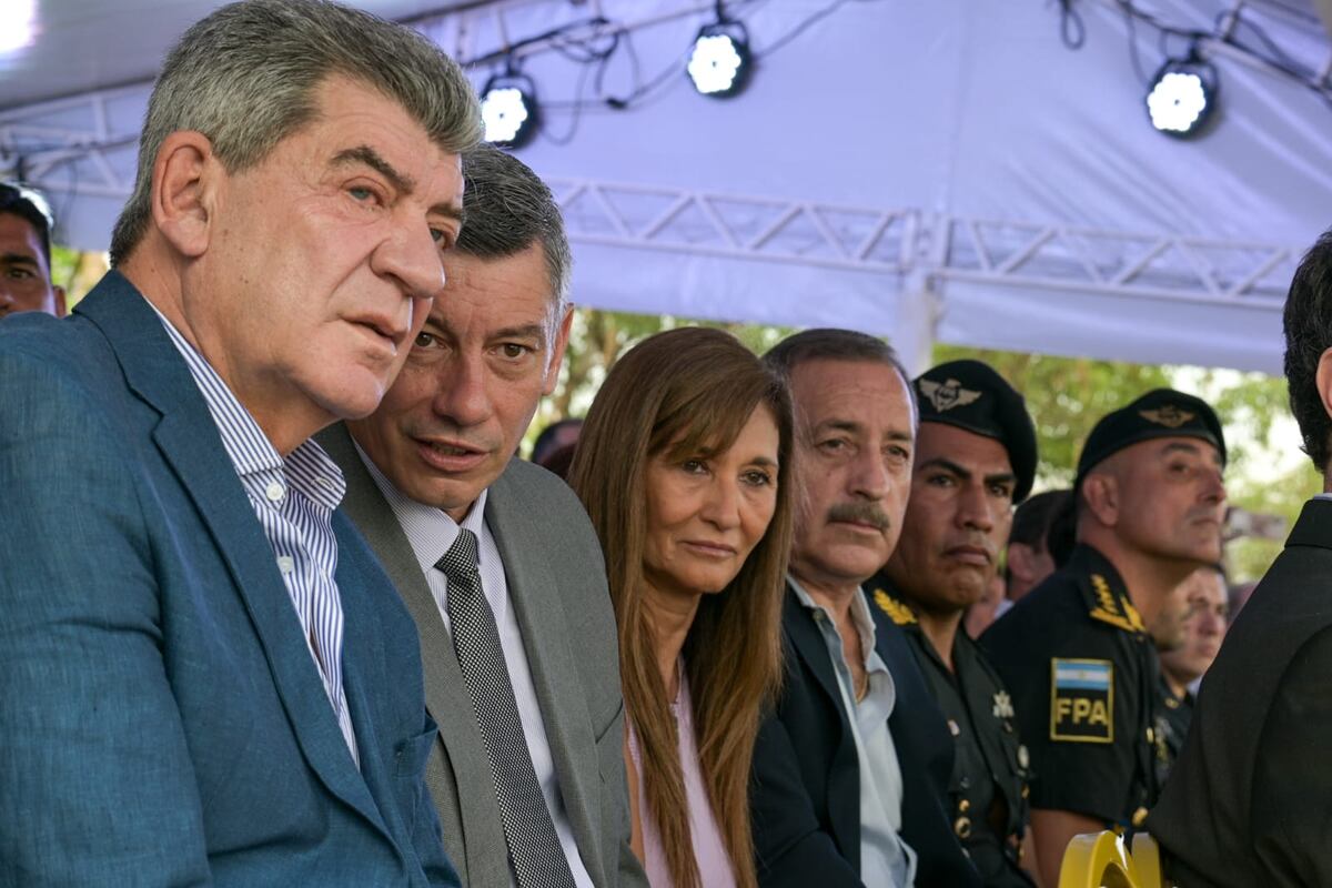 Ariel Lecler, Liliana Zárate y Ramón Frías, entre exjefes policiales presentes. (Policía)