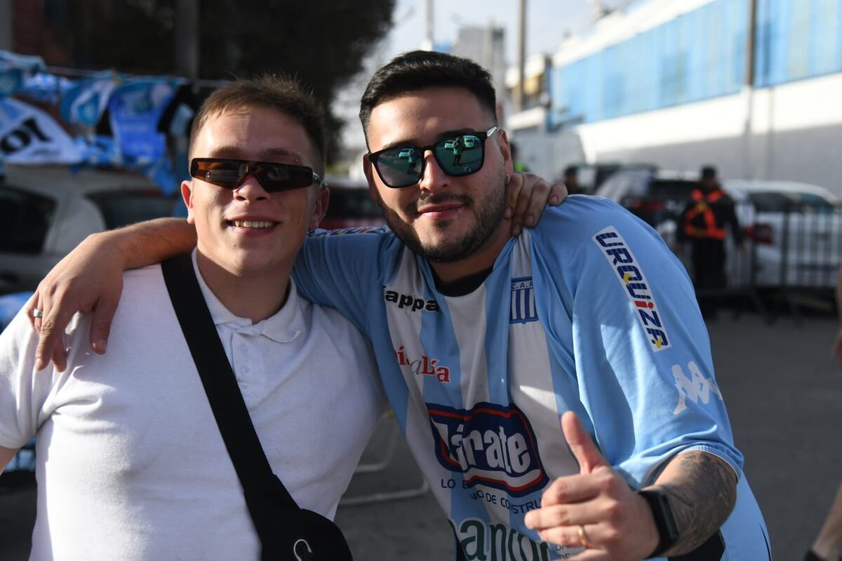 Racing fue local de Aldosivi de Mar del Plata y, como siempre, estuvo La Voz para hacer su clásica sección Cara ‘e Cancha, retratos de una pasión. Fotografías de Ramiro Pereyra, reportero gráfico del diario.