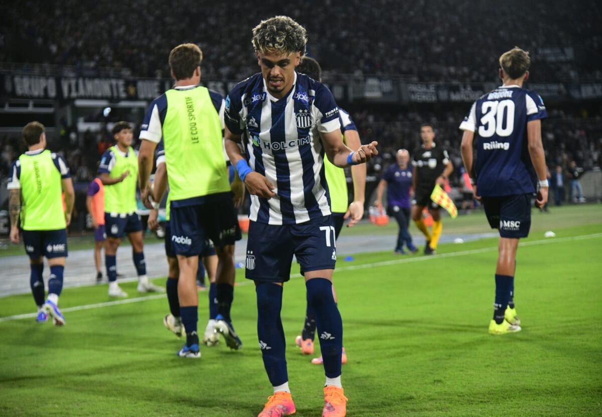 Ronaldo Martínez se estrenó como goleador de Talleres.