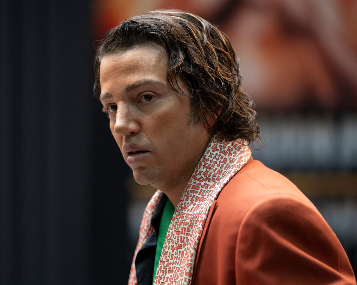 Andy Lujan (Diego Luna), en La máquina.