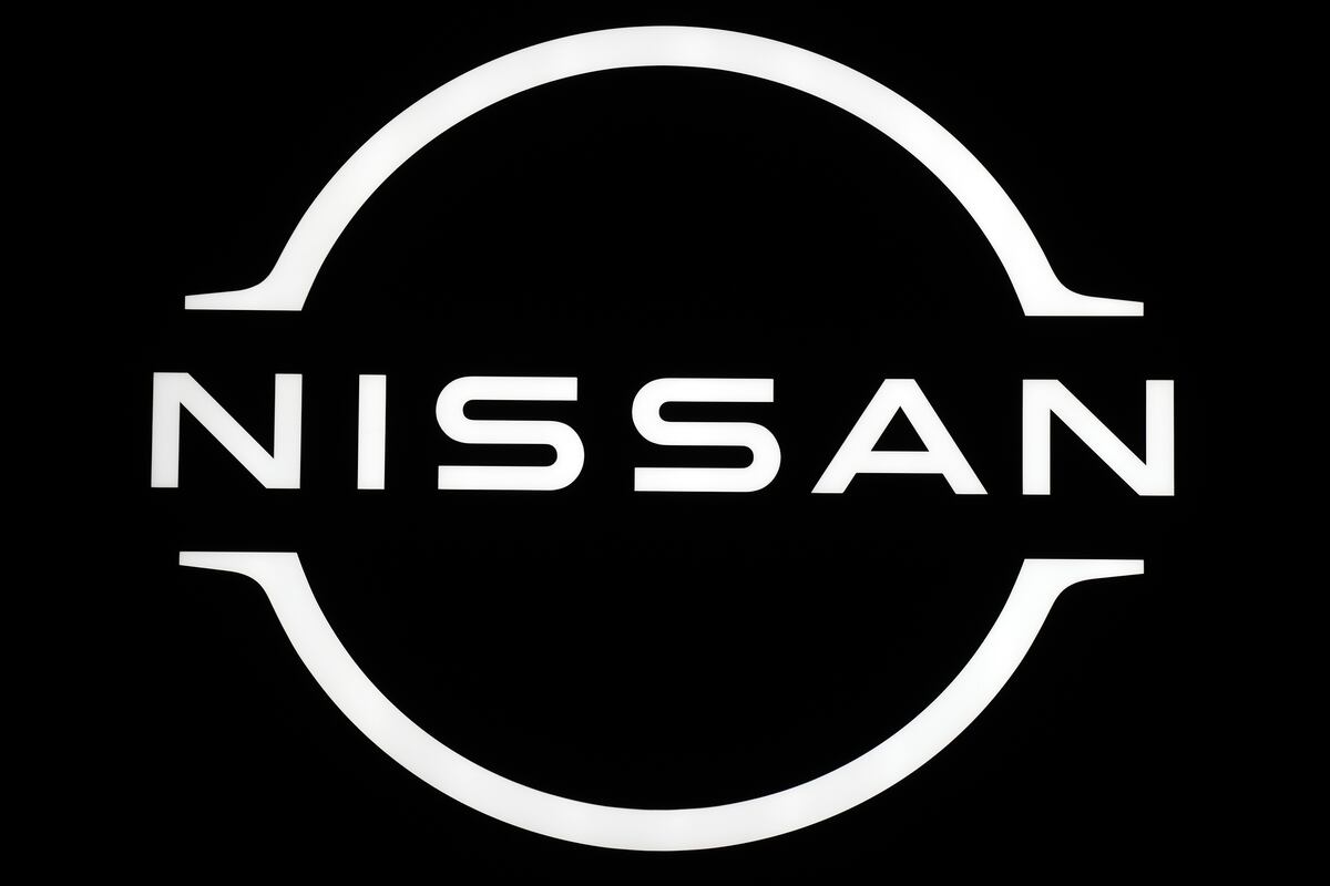 En esta imagen de archivo, el logo de Nissan, visto en el Salón del Auto de Tokio Salon 2025, una feria del sector, el 10 de enero de 2025, en Makuhari Messe, Chiba, cerca de Tokio. (AP Foto/Eugene Hoshiko, archivo)