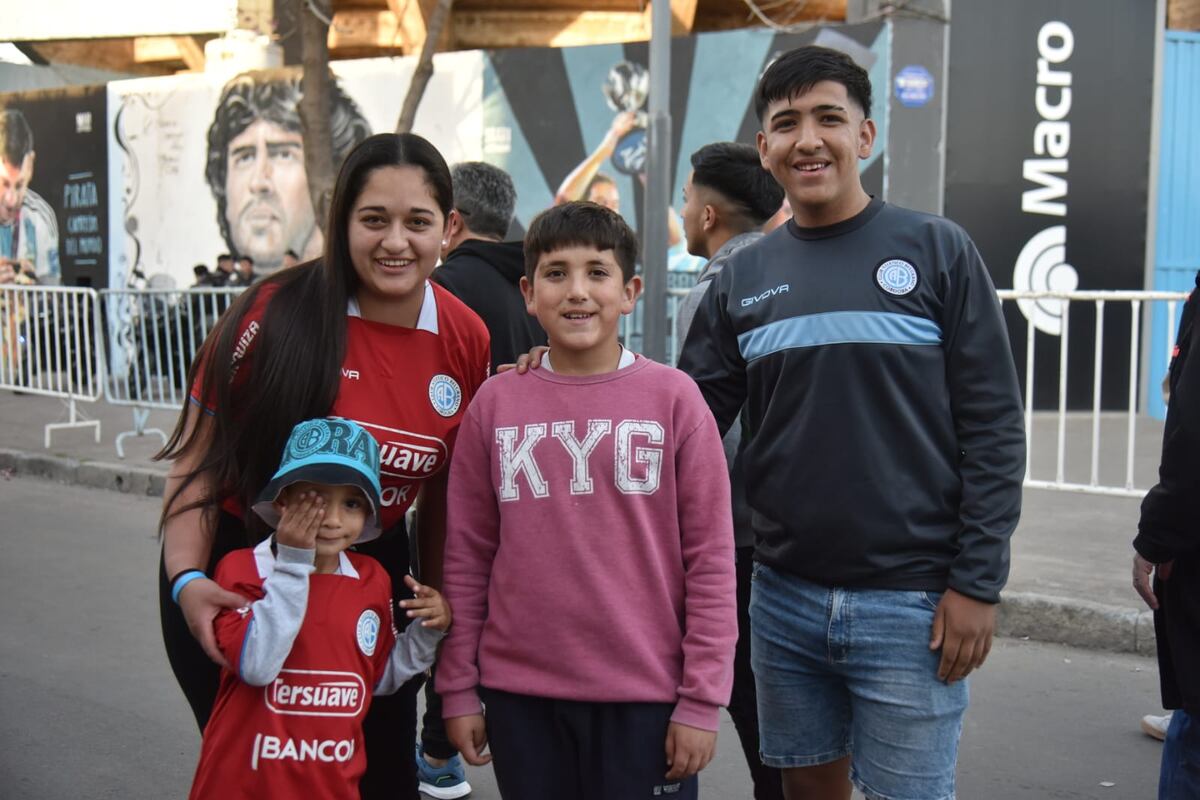 Cara 'e Cancha de Belgrano en la previa del partido con Estudiantes por la Copa de la Liga Profesional 2023. (Facundo Luque)
