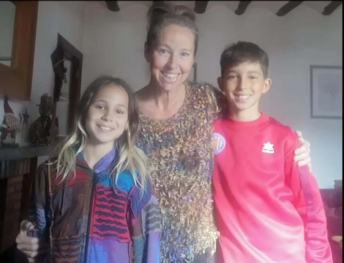 Una madre es criticada por hacer colecho con sus hijos.