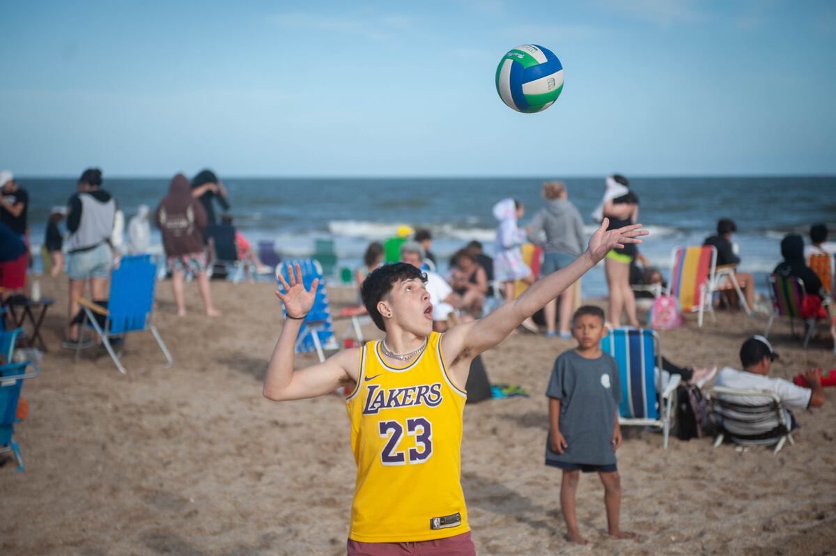 Villa Gessel ciudad y playa de la costa 2024
Recorrida por la ciudad donde hace 4 años mataron a Fernando Báez Sosa
Foto Federico Lopez Claro