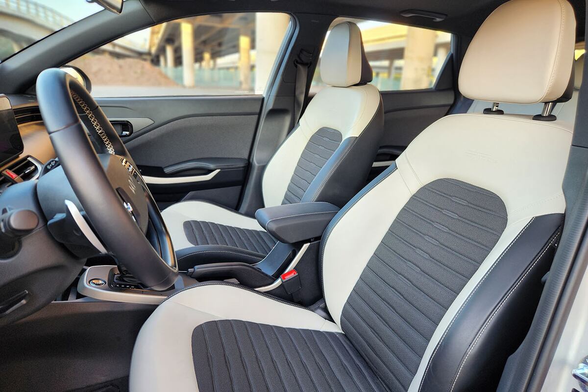 La variante GT-Line se destaca por su tapizado de cuero bi tono.