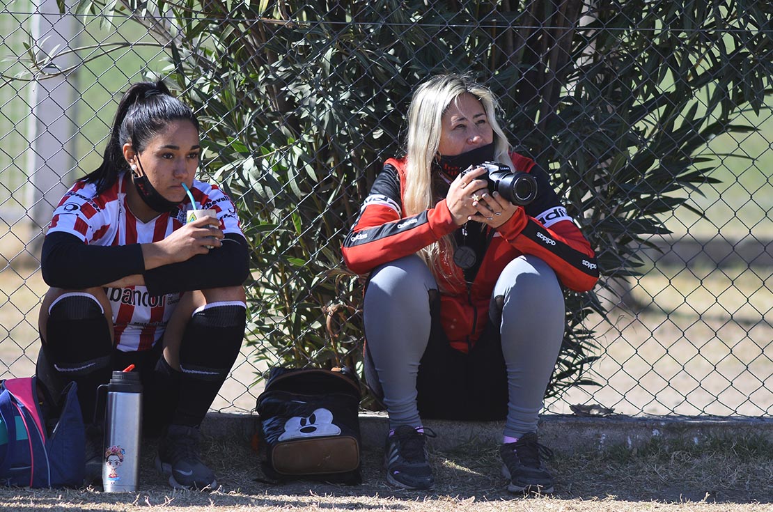 La vuelta del fútbol femenino en Córdoba. (José Gabriel Hernández)