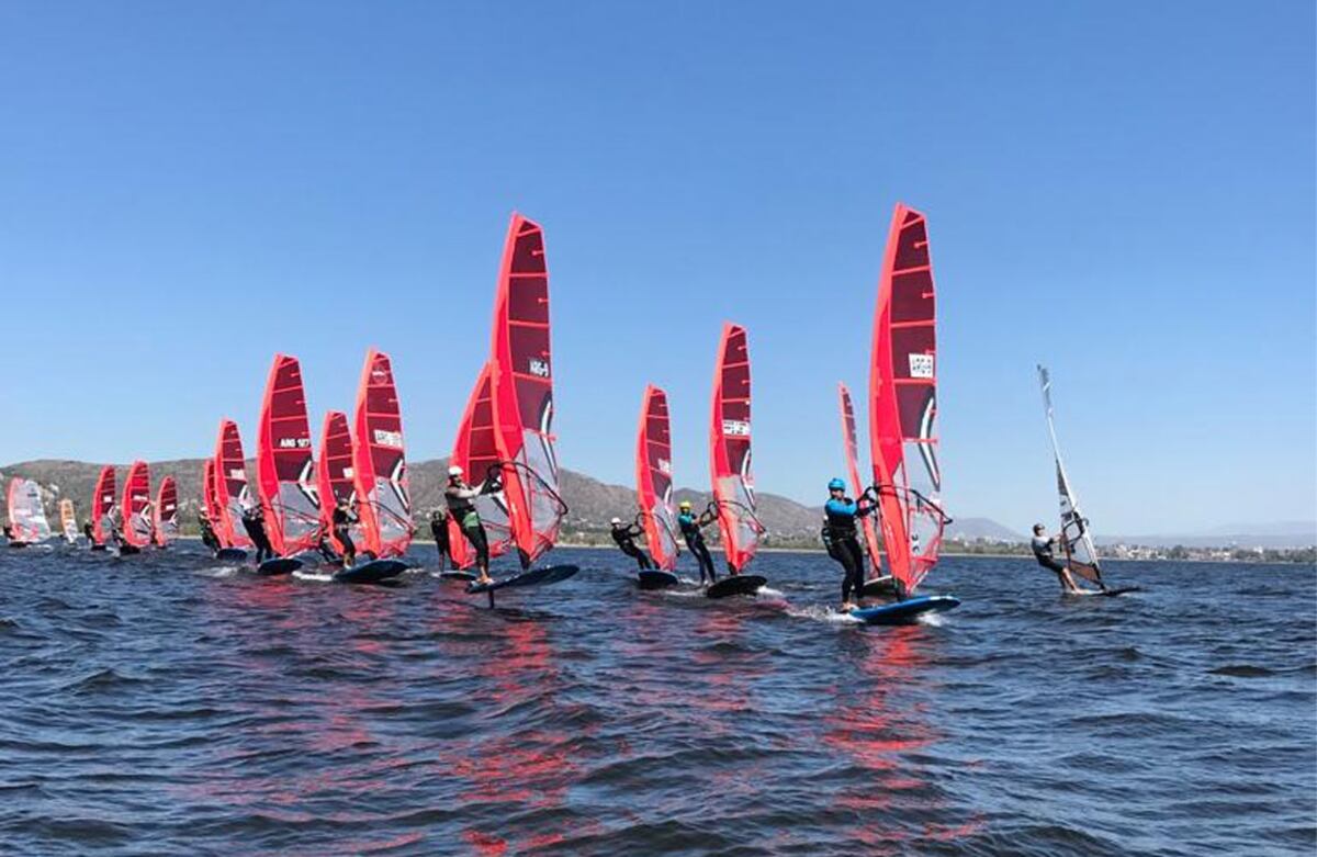 El fin de semana se disputó en el Lago San Roque la primera edición de la Foil Champions Cup. (prensa Foil Champions Cup)