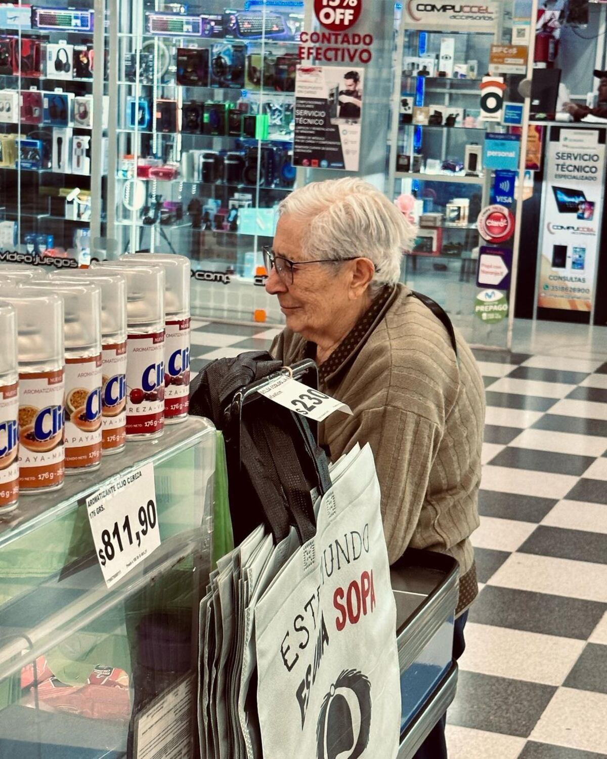 La historia de la abuela en el supermercado que contó la periodista Mariana Asan. (Instagram @marianaasan)