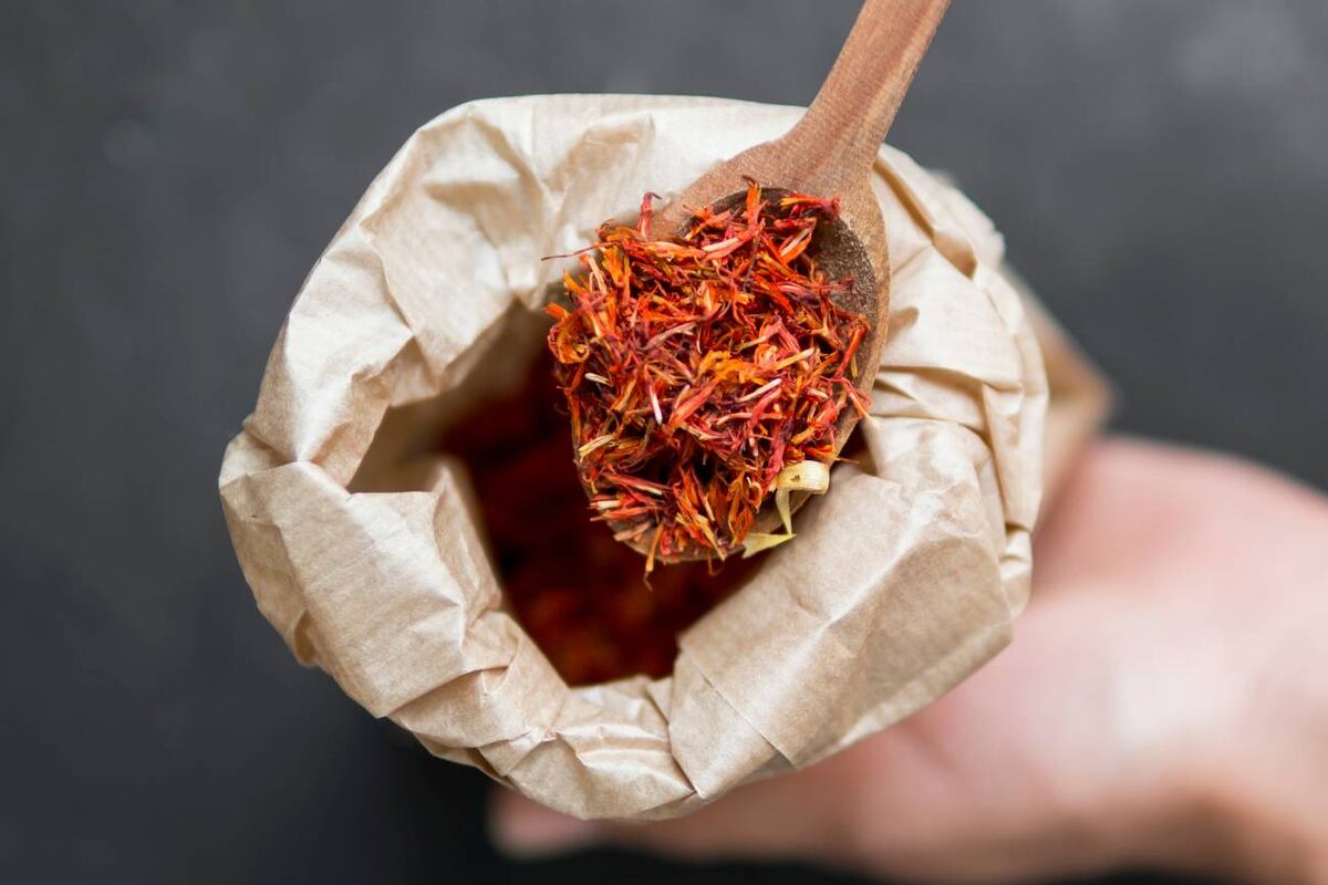 Estudios recientes sugieren que esta infusión ancestral, rica en antioxidantes, podría contribuir al mantenimiento de niveles saludables de glucosa en sangre, apoyando así la salud metabólica. (Freepik)